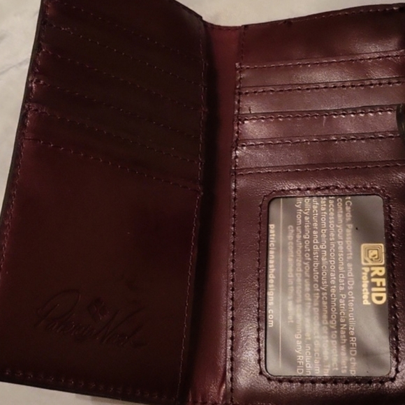 Patricia Nash Nazari bi fold NWT - Picture 5 of 5